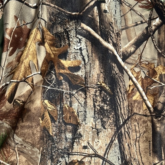 SPORTS AFIELD XL REALTREE CAMOUFLAGE AND GREEN SPORTS JACKET - Picture 9 of 12